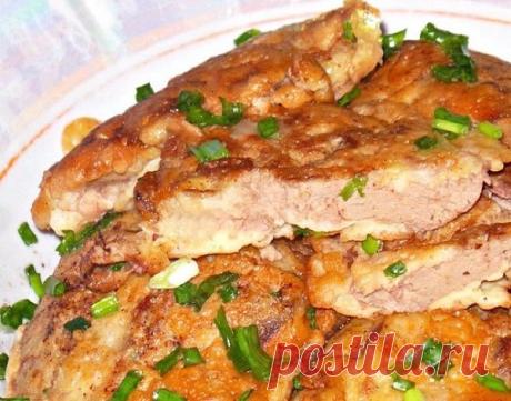 Куриная печень в сметанно-чесночном кляре 

Ингредиенты: 

Печень куриная -500 г 
Мука пшеничная -4 ст. л. 
Сметана или майонез,кто что больше любит - 4-5 ст. л. 
Яйцо - 3 шт 
Специи 
Чеснок 3-4 зубчика 
Соль 
Масло растительное (для жарки) 

Приготовление: 

Чеснок,чистими давим через чесночницу.Сначала готовим кляр.Для этого смешиваем яйцо,чеснок,сметану или майонез.Добавляем муку и немного солим. Хорошо перемешиваем.Оставляем кляр отдыхать,а сами подготовим печень. 
Печ...