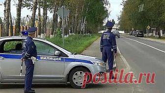 ИНФОРМАЦИЯ ВОДИТЕЛЯМ!!! РАСПЕЧАТАЙТЕ И ВОЗИТЕ С СОБОЙ!!! 

 Большинство водителей передвигаясь по дорогам нашей великой страны не знают некоторых тонкостей наших законов, благодаря этому в некоторых ситуациях сотрудники ГИБДД превышают свои полномочия! 


 1. Если вы не нарушили ПДД, то проверка документов — только на стационарных постах ДПС (Приказ МВД РФ от 2 марта 2009 г. N 185).


 2. Претензии за нарушения ПДД вам может предъявить только ГИБДД, а другие службы милиции...