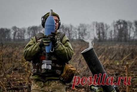 Появились подробности о минометном обстреле ВСУ в российском поселке. Поселок Белая Березка Трубчевского района остался без света после обстрела со стороны Вооруженных сил Украины. Такие подробности привел губернатор Брянской области Александр Богомаз. Он отметил, что ремонтные бригады приступят к восстановительным работам после прекращения обстрелов и работы оперативных служб.