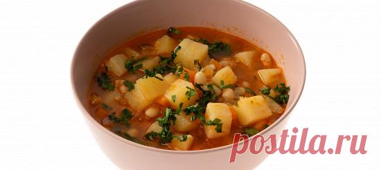 Суп из фасоли. Видеорецепт Фасоль залить холодной водой и оставить на ночь.