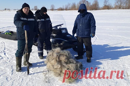 В Татарстане от браконьеров спасли 140 тонн рыбы. Сотрудники госкомитета Республики Татарстан по биоресурсам в 2021 году спасли от браконьеров более 140 тонн речной рыбы. Всего за год сотрудники госкомитета изъяли из водоемов региона свыше семи тысяч браконьерских сетей. Сумма предотвращенного водным биоресурсам ущерба оценивается в 146 миллионов рублей.