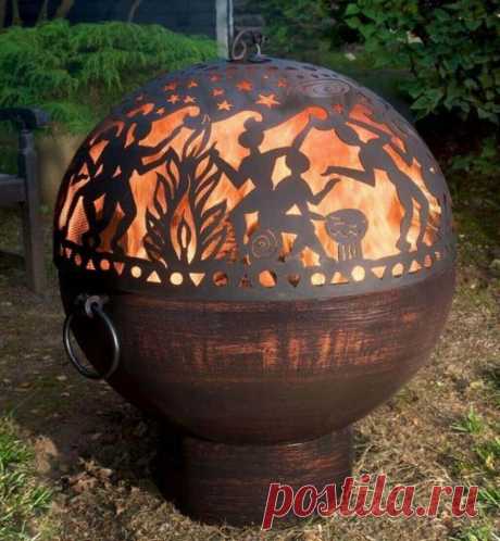 Дизайнерские огненные шары в саду ~ Planetalsad