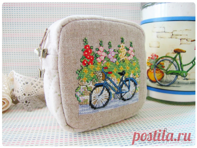 Комнатка с мансардой / Little room in the attic: Косметичка на молнии с вышитым велосипедом / Zippered pouch with cross stitched bicycle
