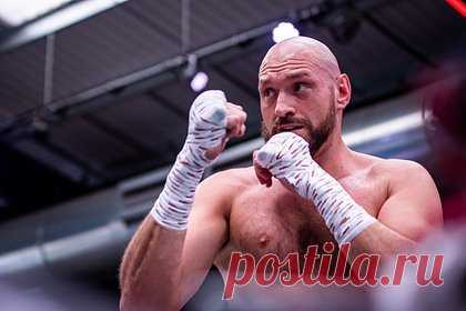 Промоутер Фьюри назвал варианты переноса поединка с Усиком. Промоутер британского боксера Тайсона Фьюри Фрэнк Уоррен назвал варианты переноса боя с украинцем Александром Усиком. «Если Усик пройдет своего обязательного претендента Дэниела Дюбуа, у нас появится шанс сделать бой в Саудовской Аравии. Второй вариант — предложить Дюбуа отступные», — заявил он.