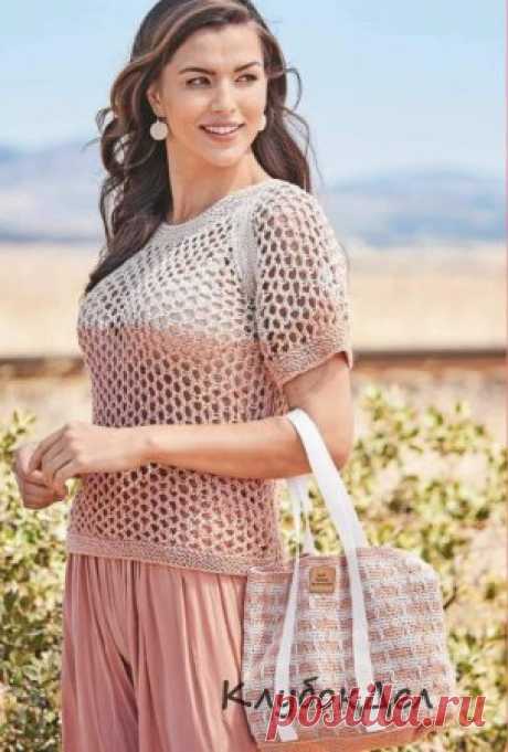 Вязание для женщин - пуловер с сетчатым узором спицами и сумка крючком