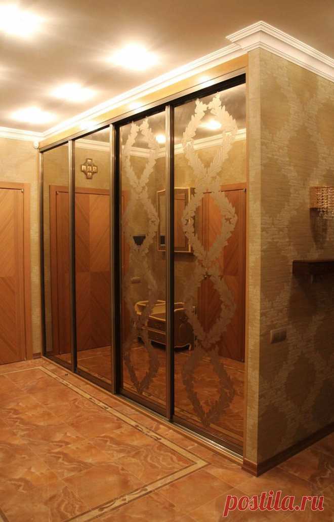 Шкаф купе. Пескоструйный рисунок на зеркале ЗОЛОТО. Цена 68600 руб. и ещё много интересного на mebelpozitiv.ru