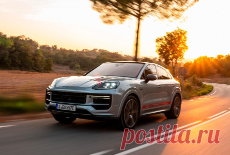 Porsche Cayenne Turbo E-Hybrid 2024: фото, салон, характеристики