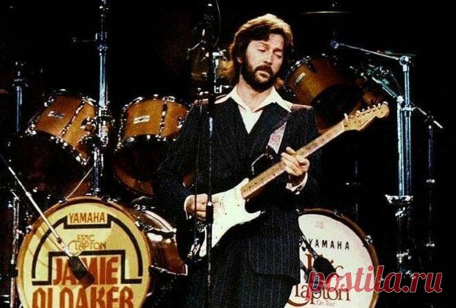 САМЫЕ ДОРОГИЕ ГИТАРЫ В МИРЕ
Всем известно, что самые дорогие музыкальные инструменты имеют высокую цену не так из-за дорогостоящих материалов или именитых мастеров, как через принадлежность инструментов легендарным музыкантам. Предлагаем к вашему вниманию топ 10 самых дорогих гитар в мире, которые когда либо были проданы на аукционах. 10. Открывает этот топ как раз первая гитара созданная великим гитарным мастером Лео […]
Читай пост далее на сайте. Жми ⏫ссылку выше