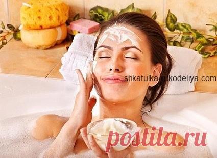 Уход за зрелой кожей в домашних условиях Женская красота не проходит, а лишь созревает. Косметика, которую мы покупаем, часто имеет примеси синтетических веществ. Те же средства, которые  мы рекомендуем приготовить самостоятельно, натурал…