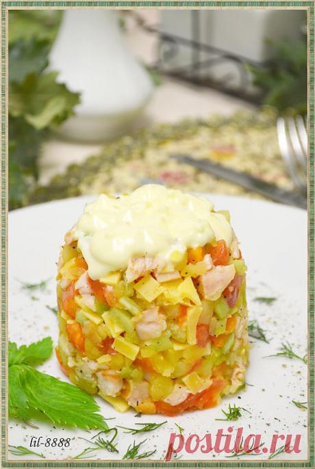 Салат с копченой курицей и овощами.. Рецепт c фото, мы подскажем, как приготовить!