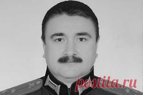 Замкомандующего 18-й армией умер в госпитале от ранений. Что известно о полковнике морской пехоты из Дагестана?. В севастопольском госпитале умер гвардии полковник Магомедали Магомеджанов, занимавший должность заместителя командующего 18-й армией. Отмечается, что Магомеджанов, уроженец села Хлют Рутульского района Дагестана, скончался в среду, 14 февраля, от полученных ранений в зоне специальной военной операции (СВО).
