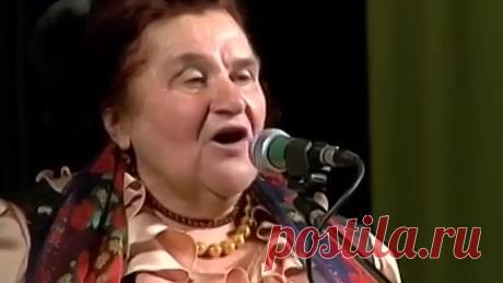 Вот бабуля жгет глаголом под баян