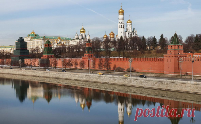 Кремль отреагировал на призыв Лукашенко начать переговоры. Предложение президента Белоруссии Александра Лукашенко о прекращении огня и переговорах ничего не изменило «в контексте Украины», военная операция продолжается, заявил журналистам пресс-секретарь российского президента Дмитрий Песков, передает корреспондент РБК.