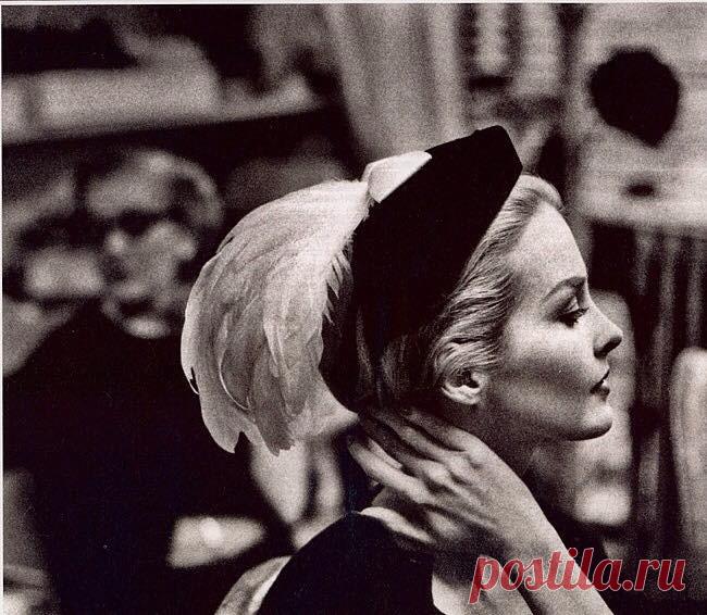 Одна из самых трогательных историй жизни Маяковского произошла с ним в Париже, когда он влюбился в Татьяну Яковлеву.