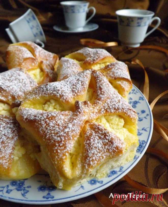 4 ст муки, 1 яйцо, 1 ст молока, дрожжи и творог для самых изумительных ватрушек