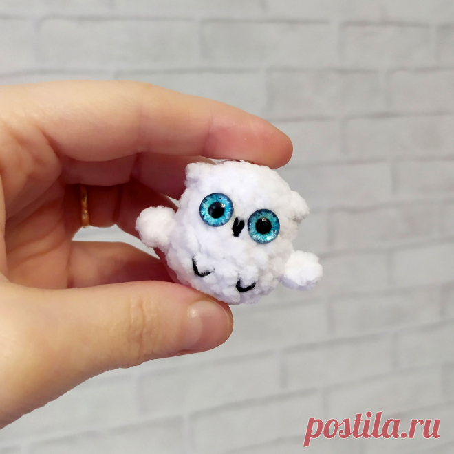PDF Совёнок крючком. FREE crochet pattern; Аmigurumi toy patterns. Амигуруми схемы и описания на русском. Вязаные игрушки и поделки своими руками #amimore - плюшевая сова, маленький совёнок из плюшевой пряжи, совушка, птица, птичка.
