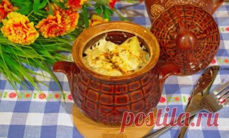 Жаркое в горшочках с колбасой. Картофель с колбасой в горшочках.