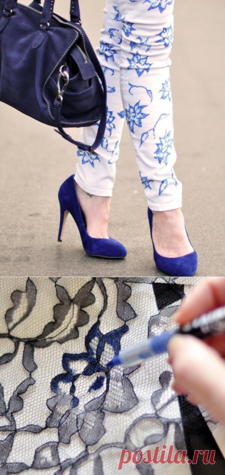 Цветочный принт на джинсах