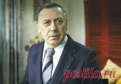 Анатолий Папанов, 31 октября, 1922
• 5 августа 1987