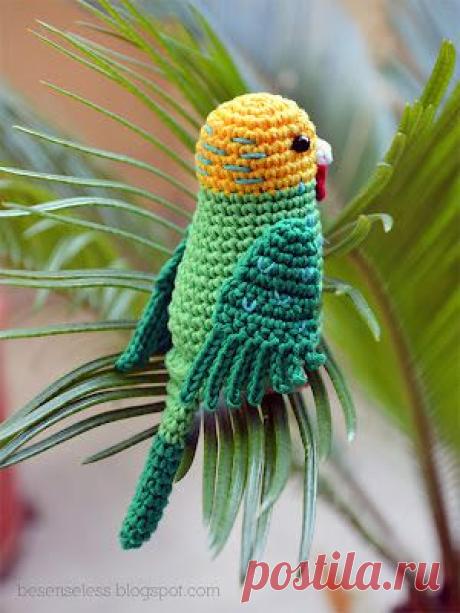 Airali design. Where is the Wonderland? Crochet, knit and amigurumi.: Un nuovo sintomo - Parrocchetto amigurumi