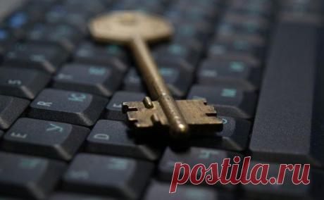 Как сменить пароль на компьютере под управлением Windows Защищённая от доступа посторонних операционная система иногда требует ответа на вопрос, как сменить пароль на компьютере. Способы как сделать это зависят, в первую очередь от операционной системы.
Отл...