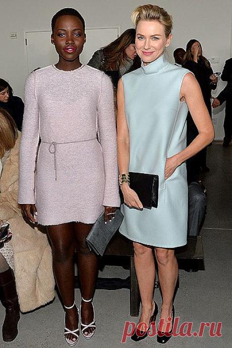 Люпита Нионго и Наоми Уоттс на показе Calvin Klein в Нью-Йорке