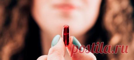 Postila.ru Ежедневные инъекции инсулина доставляют неудобства сотням миллионов болеющих диабетом людей. Пить таблетки было бы приятнее, чем колоть лекарство шприцом. Исследователи из Нью-Йоркского университета в Абу-Даби разработали новый метод упаковки инсулина в капсулы. Они попадают через желудок в кровоток и высвобождают своё содержимое только в случае необходимости. Диабет характеризуется непостоянным уровнем инсулина. Этот гормон отвечает за регулировку уровня глюкозы в крови. Обычно при…