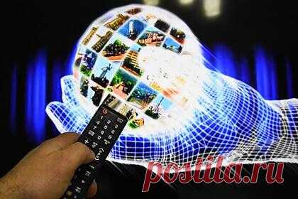 В Латвии прекратили ретрансляцию российских телеканалов. Национальный совет Латвии по электронным средствам массовой информации принял решение прекратить трансляцию более 20 российских телеканалов, в том числе канала Russia Today. Отмечается, что это решение можно будет оспорить в административном районном суде, однако «обжалование не приостанавливает действия решения».