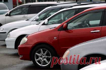 Россиянам дали советы по покупке авто с пробегом. С покупкой машины не следует торопиться, прежде всего, стоит внимательно изучить рынок, сказал генеральный директор компании «Мой Автопрокат» Дмитрий Матвеев. В беседе с «Лентой.ру» он поделился советами по выбору поддержанного авто. На этапе изучения объявлений он рекомендовал обращать внимание на мотор, привод.
