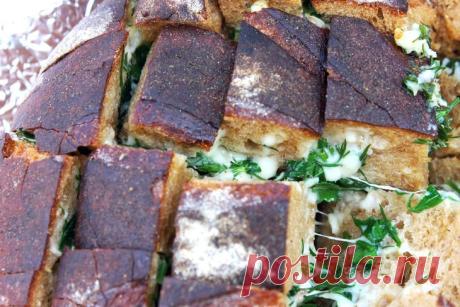 Пикничный хлеб с сыром, зеленью и чесноком. Рецепт c фото, мы подскажем, как приготовить!