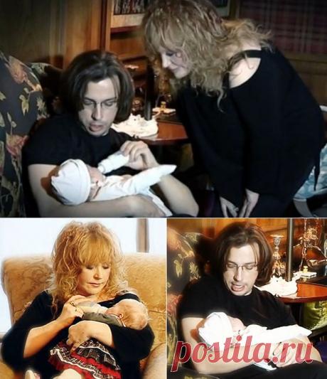 Двойняшки Пугачевой и Галкина учатся ходить и уже сказали первые слова // KP.RU