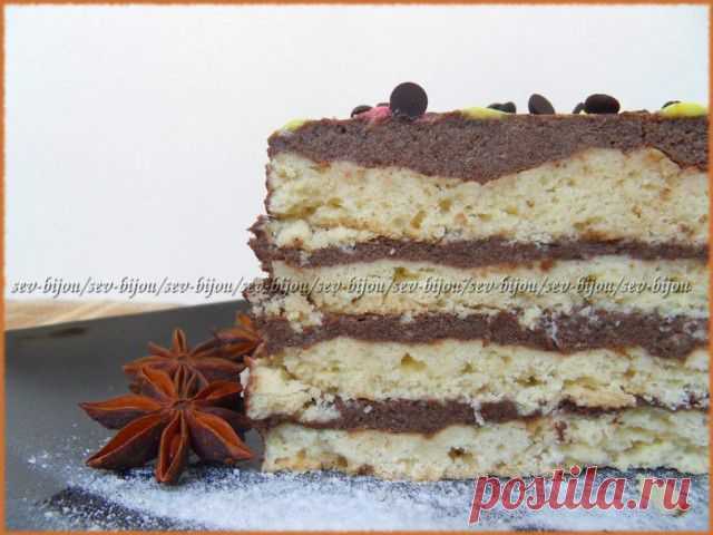 Песочный торт с шоколадно-банановой начинкой