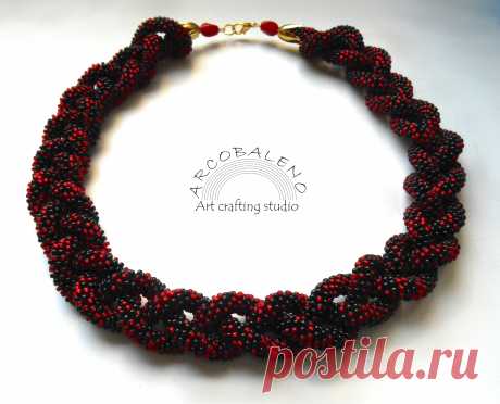 Колье. Жгут из бисера.