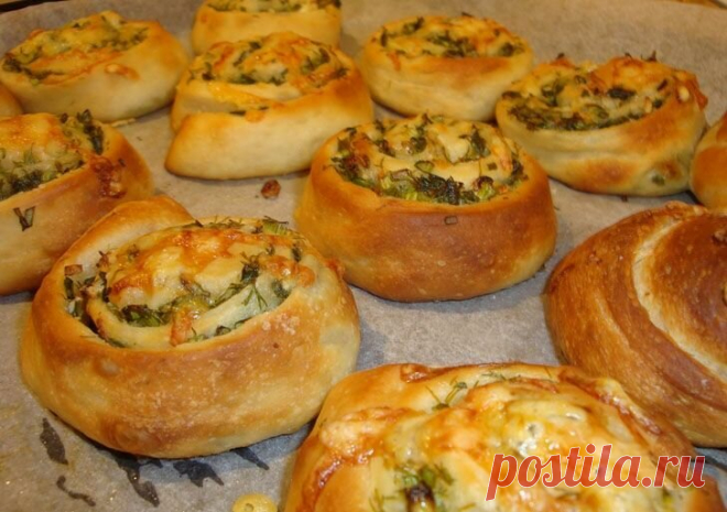 Чесночно-луковые завитушки из слоеного теста. 20 минут и готово | Вкусно и полезно | Яндекс Дзен