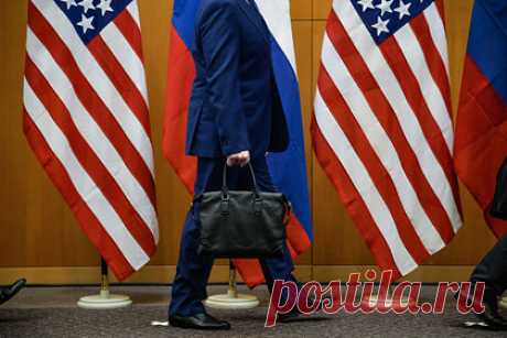 В Британии рассказали о блефе США по Украине. НАТО и США должны отказаться от расширения на восток и отступить на те позиции, с которых Запад действительно будет готов бороться с угрозой эскалации мировых конфликтов, предельно ясно продемонстрировав эту решимость геополитическим соперникам Вашингтона. Об этом пишет колумнист The Week Деймон Линкер.