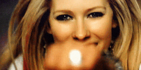 Тест: Ответь на 7 вопросов и узнай, какая ты звезда 2000-х  - Шакира