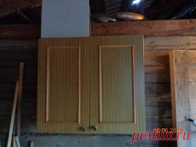 Декорируем старый навесной шкаф