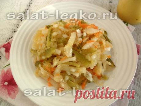 Салат из квашеной капусты с солеными огурцами