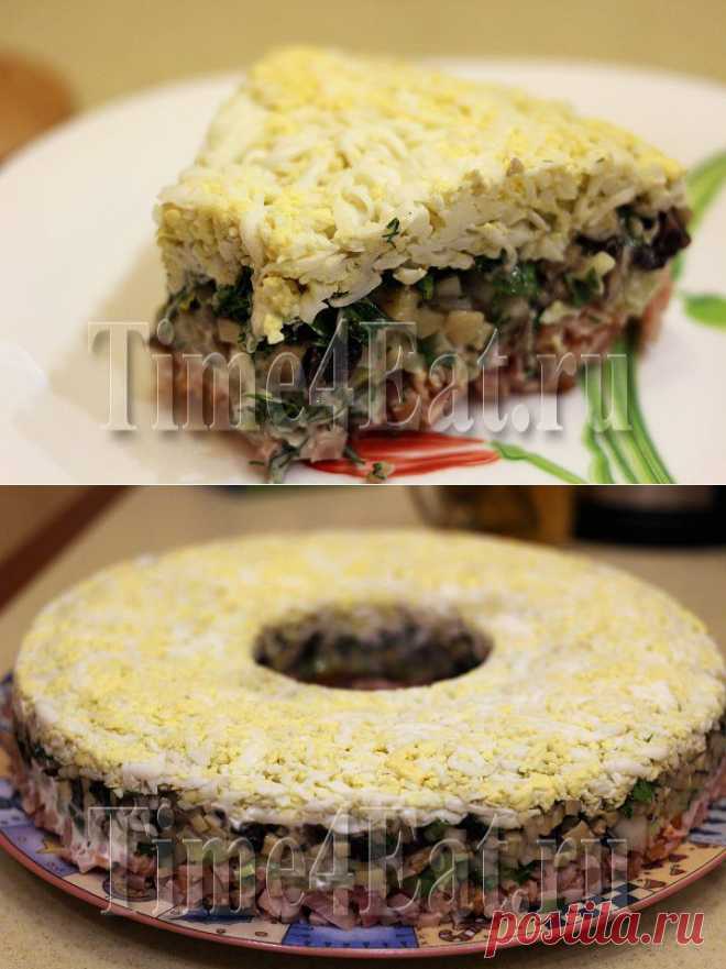 Слоёный салат с копченной курицей, грибами и огурцами | Пора перекусить!