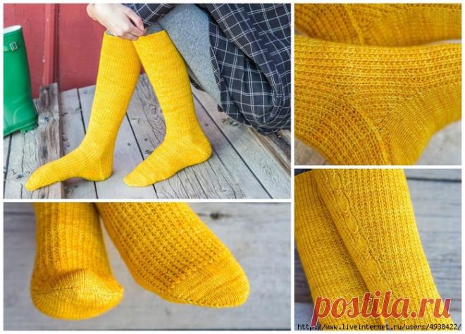 Желтые вязаные гольфы «Lily Toes» от Andrea Rangel.