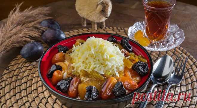 Сладкий плов с сушеными абрикосами, изюмом, корицей