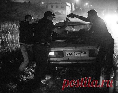 «Банда ГТА» - совсем не игра Три года «банда ГТА» держала в страхе водителей Подмосковья, совершая на крупных магистралях хладнокровные и жестокие убийства. За время своей деятельности преступники убили 17 человек. Действовали по одинаковой схеме, убивали хладнокровно и исключительно в корыстных целях. Как работала жестокая группировка приезжих из Средней Азии и почему их прозвали в честь популярной видеоигры Grand Theft Auto (GTA):