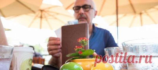 Вы наверняка встречали людей, которые покупают продукты только по акции. Или ходят лишь в те рестораны, где есть «счастливые часы». Можно понять бережное отношение к деньгам, но не тогда, когда оно превращается в скупость — и приносит дискомфорт окружающим. Многие, как и наша героиня, такое отношение к себе терпеть не станут. #психологияличности #отношениявсемье #семейныеотношения #отцыидети