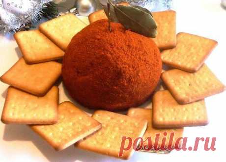Сырный шар с моцареллой, пармезаном, сливочным сыром и вяленой клюквой