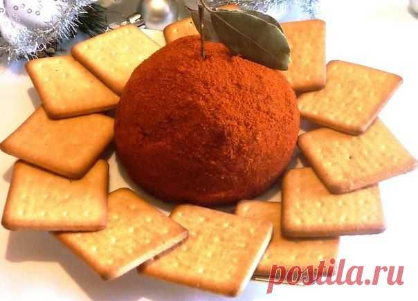 Сырный шар с моцареллой, пармезаном, сливочным сыром и вяленой клюквой