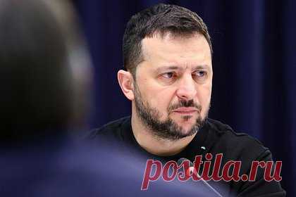Зеленский заявил о проблемах с поставкой военной помощи от Запада. Президент Украины Владимир Зеленский заявил о проблемах с поставкой военной помощи от западных стран. По его словам, за последний год часть поставок не поступала вовремя и в обещанном объеме. Глава государства отметил, что с начала контрнаступления Украины «не все пошло так, как должно было».