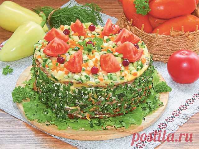 Печеночный торт из куриной печени с помидорами и картофелем