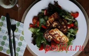 Салат с жареным халлуми / Сырные салаты / TVCook: пошаговые рецепты с фото