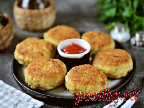 Котлеты из скумбрии и минтая🐟

 Ингредиенты:
✔️Минтай - 600 г
✔️Скумбрия - 500 г
✔️Лук репчатый - 1 шт.
✔️Яйцо куриное - 1-2 шт.
✔️Манная крупа - 3 ст.л.
✔️Соль и перец - по вкусу
✔️Масло растительное - 2-3 ст.л.
К: 149 кКал/100 гр.
Приготовление:↩️
⬇️ Рыбу очистите от внутренностей, отделите филе от костей и кожи, нарежьте небольшими кусочками, переложите в блендер. Смелите рыбу в фарш на малых оборотах.
⬇️ Репчатый лук нарежьте мелким кубиком, обжарьте слегка в минималь...