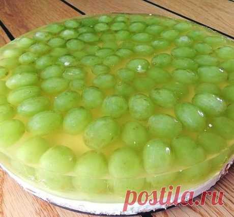 Торт с виноградом без выпечки